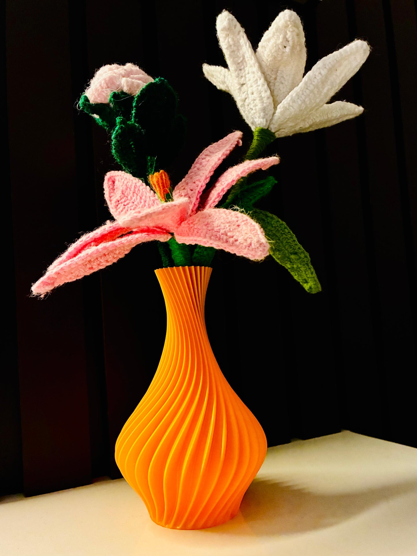 Elegant Spiral Vase | 3D Printed Modern Home Decor | Minimalist Table Centerpiece | Unique Vase for Flowers